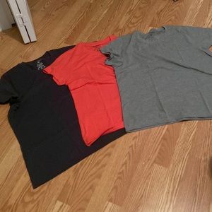 Bundle 3 tops New in Package 2x